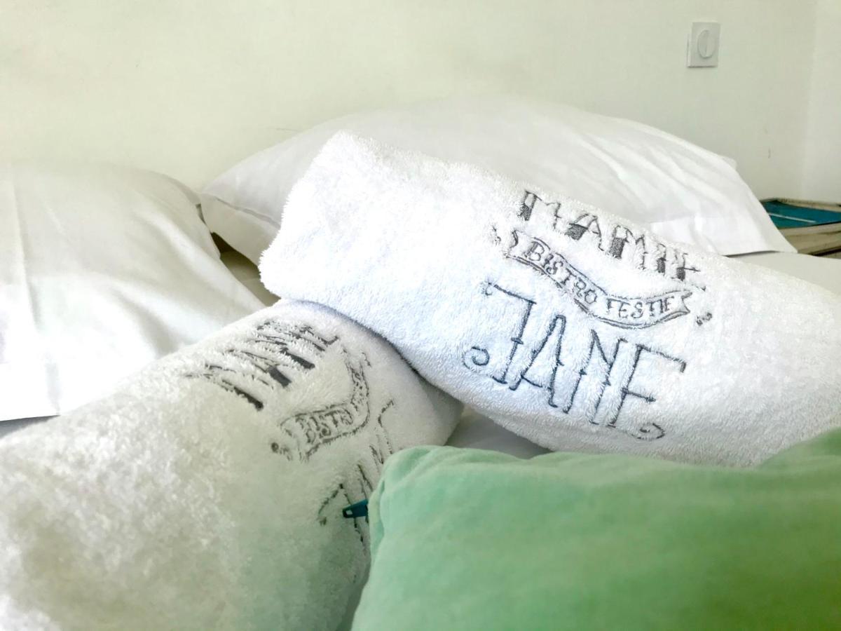 Mamie Jane Co-munity 3*
